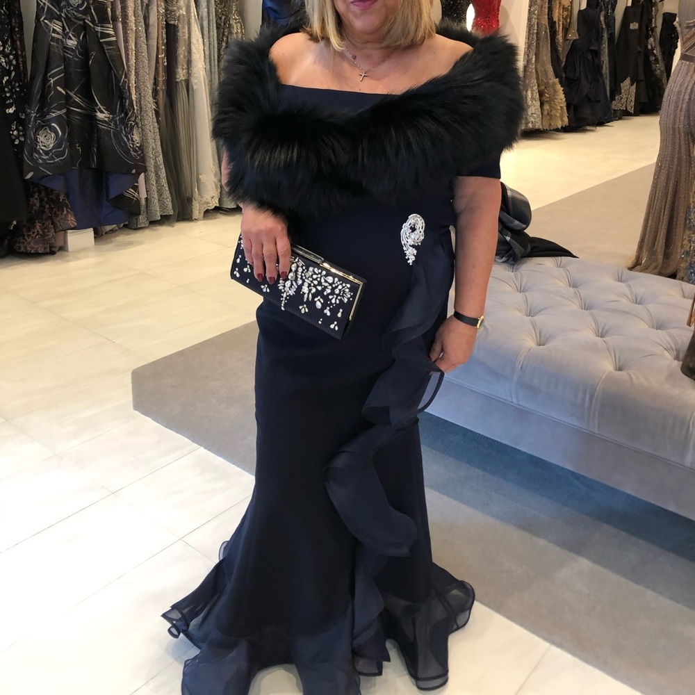 Absolutely beautiful navy blue gown. Used once mother of the groom gown